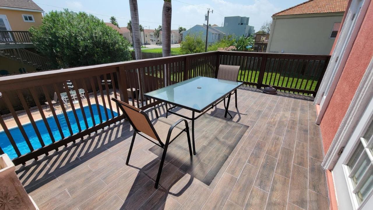 Cozy 2 Bedroom With Big Pool - Campeche Triplex Unit C Home South Padre Island Eksteriør bilde